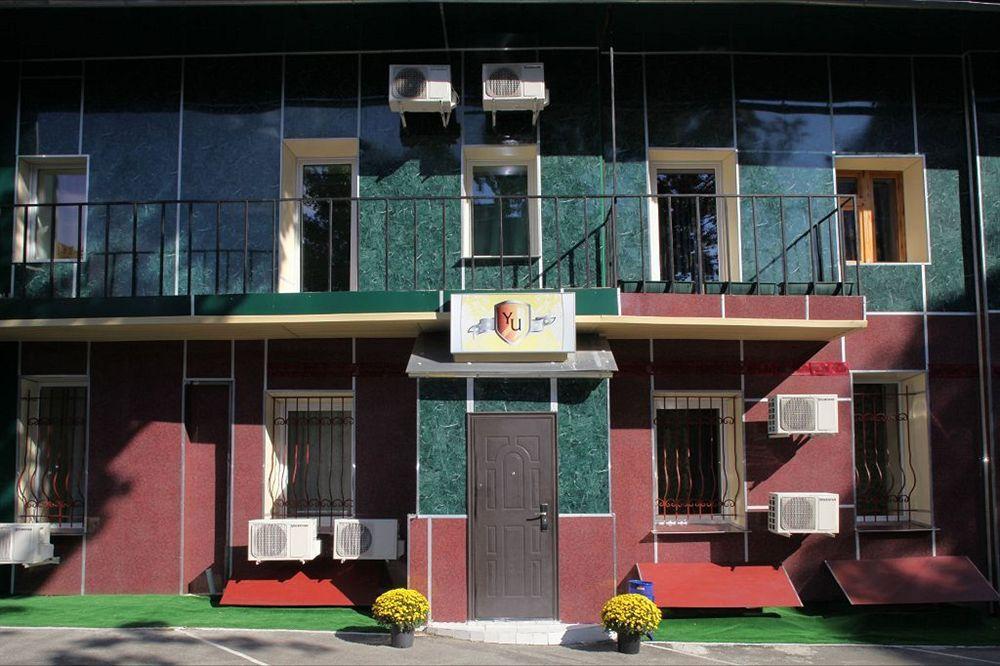 Yellowunlimited Hotel Carcóvia Exterior foto