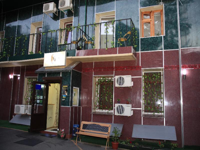 Yellowunlimited Hotel Carcóvia Exterior foto